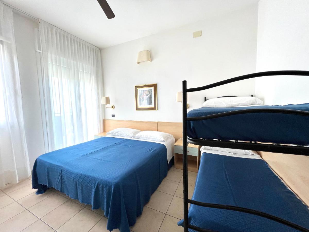 Hotel B&B Montecarlo Milano Marittima Eksteriør billede