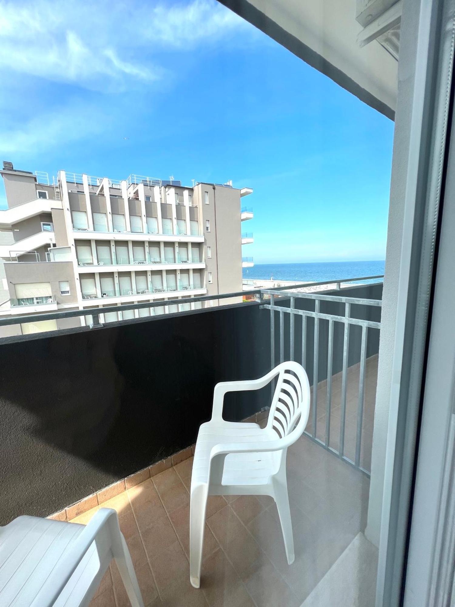 Hotel B&B Montecarlo Milano Marittima Eksteriør billede