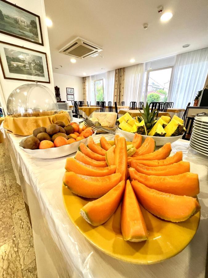 Hotel B&B Montecarlo Milano Marittima Eksteriør billede