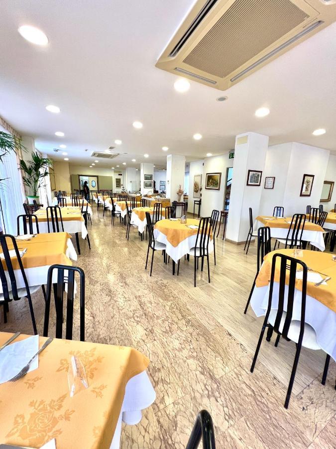 Hotel B&B Montecarlo Milano Marittima Eksteriør billede