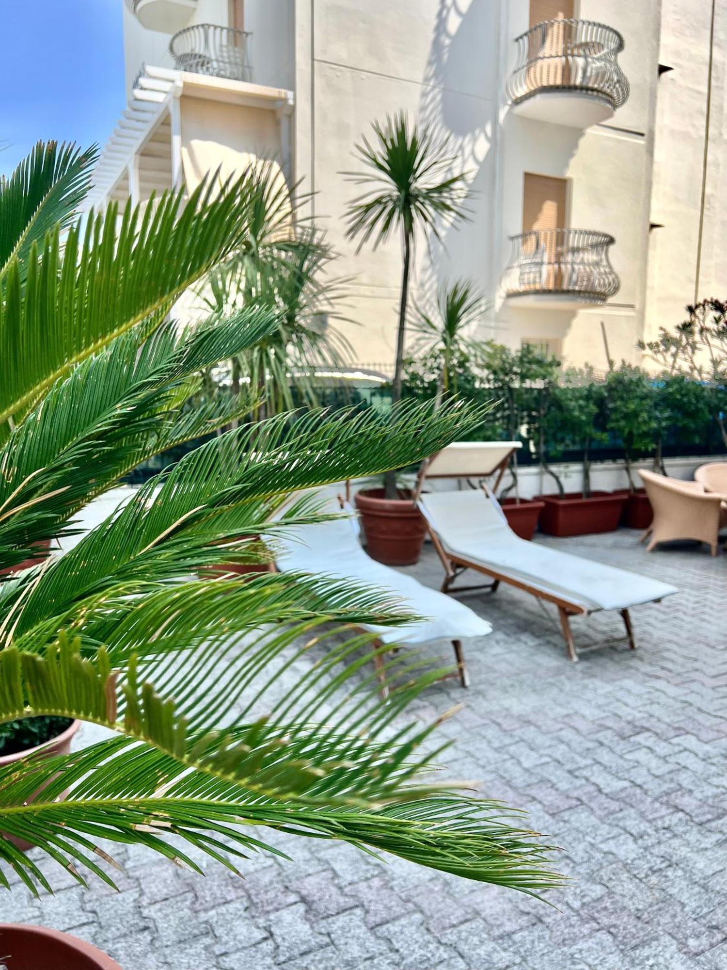 Hotel B&B Montecarlo Milano Marittima Eksteriør billede